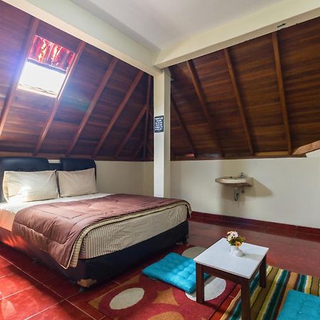 Pele Guesthouse Bandung Eksteriør billede