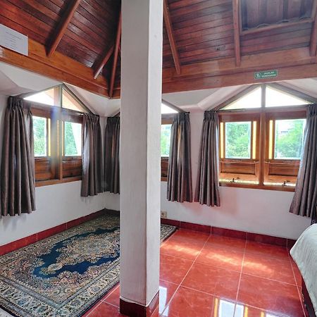 Pele Guesthouse Bandung Eksteriør billede