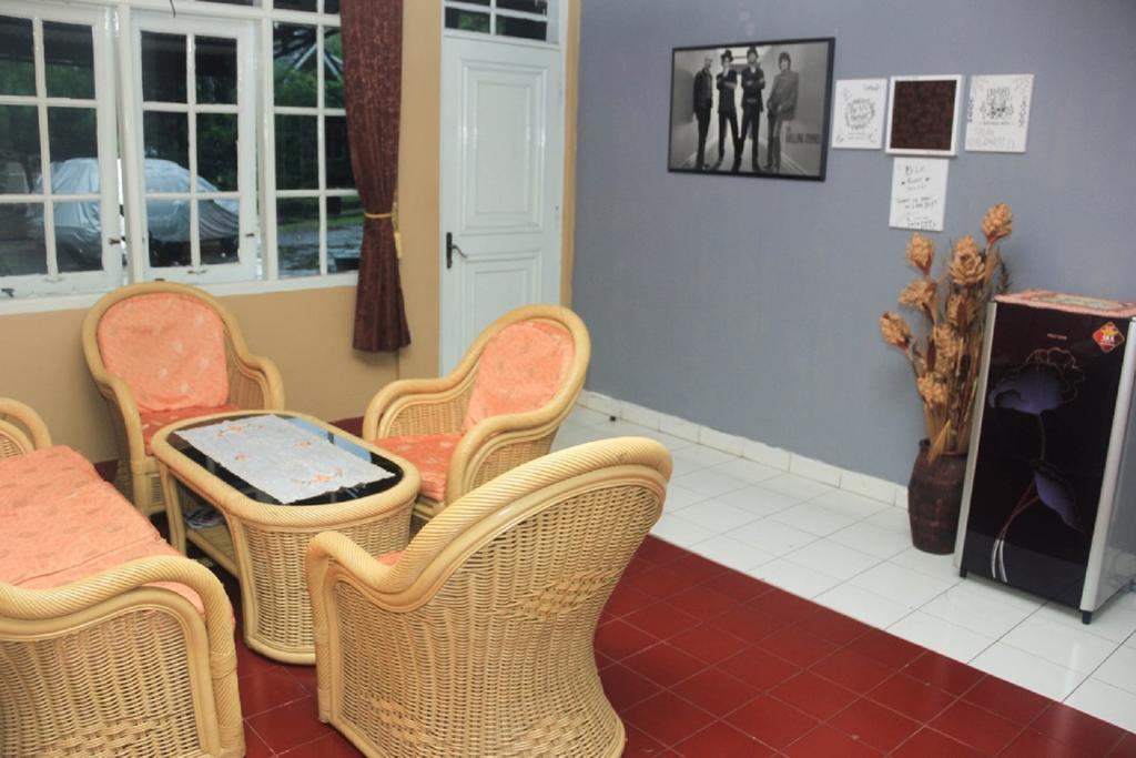 Pele Guesthouse Bandung Eksteriør billede