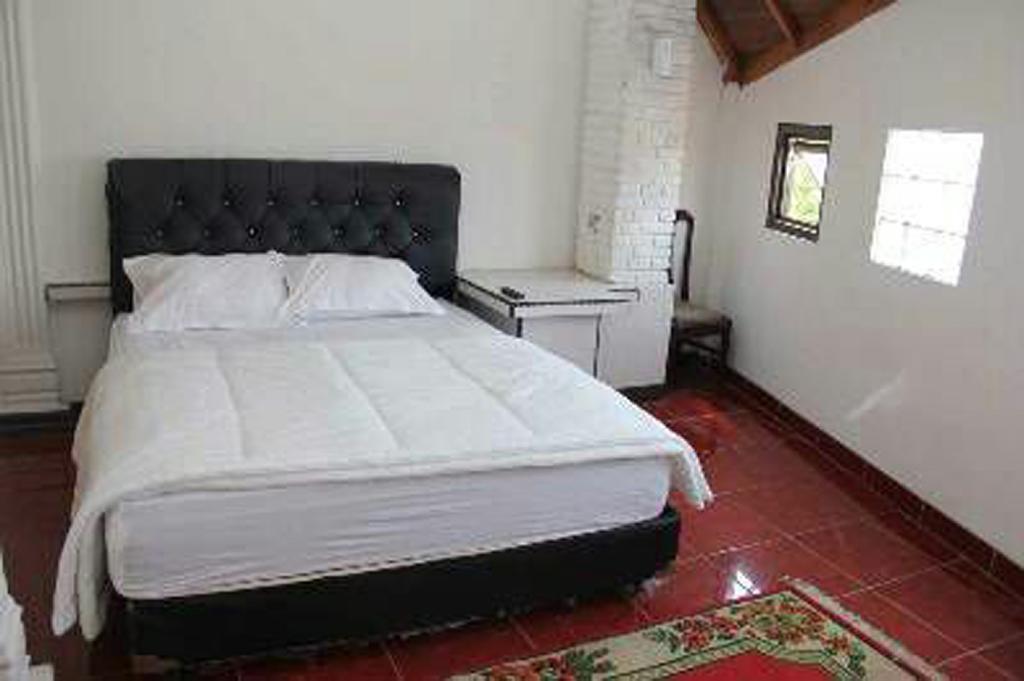 Pele Guesthouse Bandung Eksteriør billede