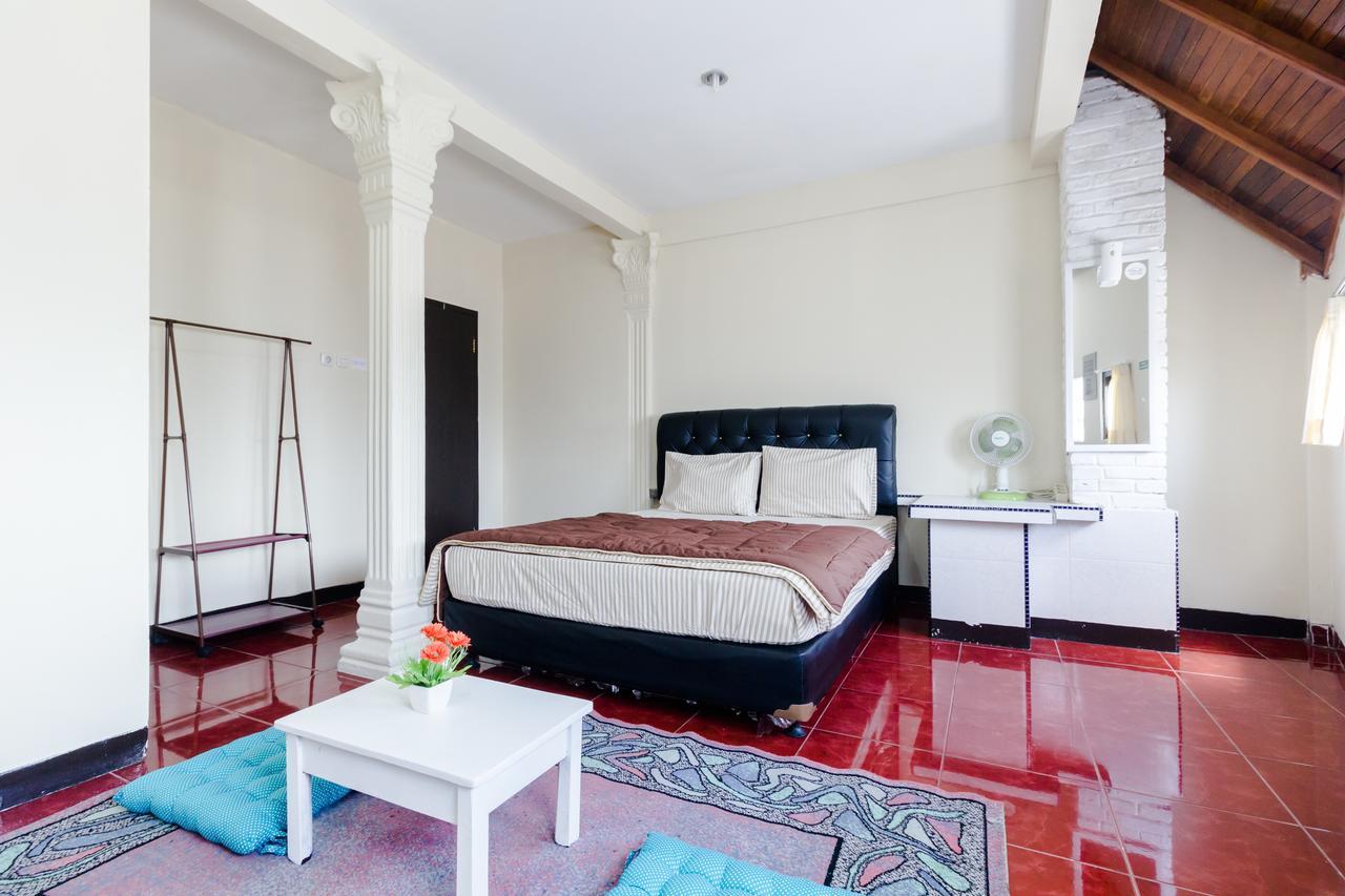 Pele Guesthouse Bandung Eksteriør billede