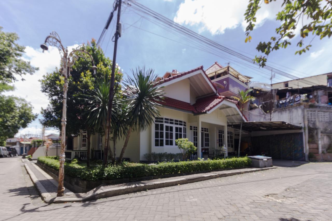 Pele Guesthouse Bandung Eksteriør billede