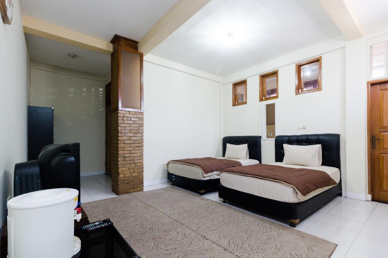 Pele Guesthouse Bandung Eksteriør billede