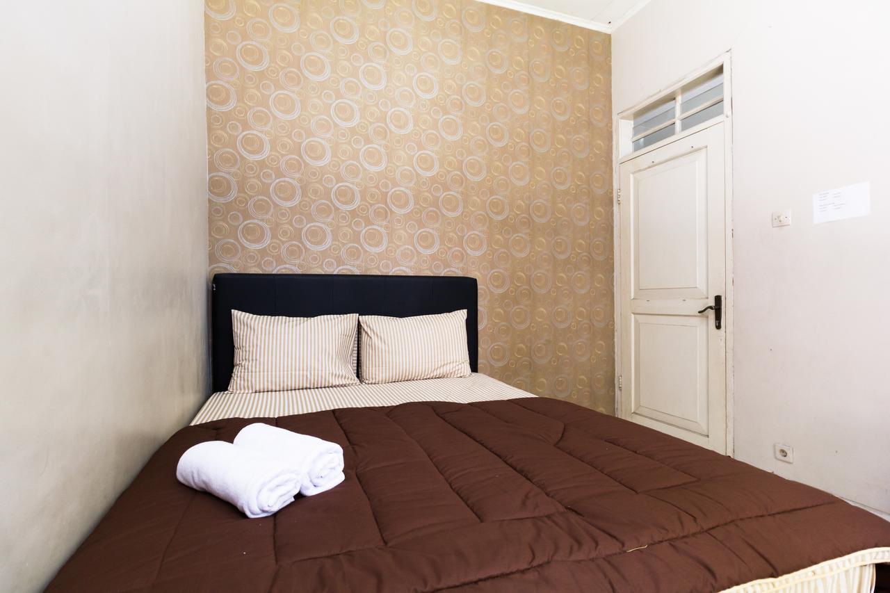Pele Guesthouse Bandung Eksteriør billede