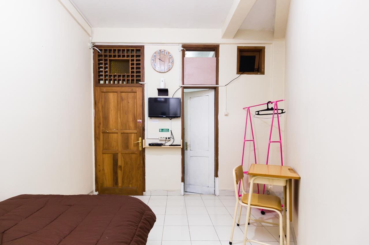 Pele Guesthouse Bandung Eksteriør billede