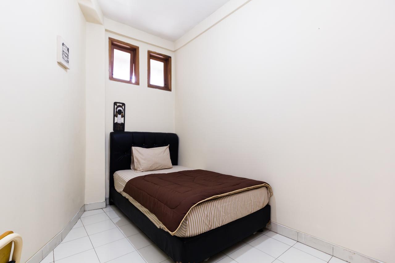 Pele Guesthouse Bandung Eksteriør billede